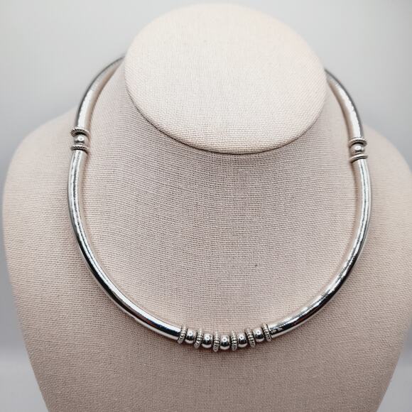 Vintage MONET Silver Tone Beaded Necklace 17 Inch Tubular Beads Signed - Picture 3 of 10